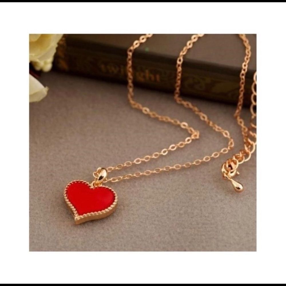 LAST ONE Dainty Heart Necklace